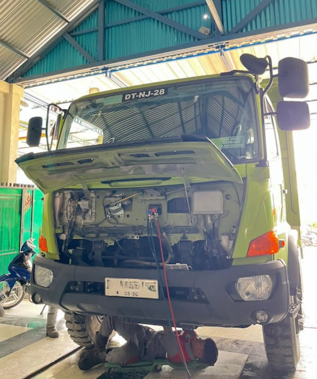Servis AC FUSO
